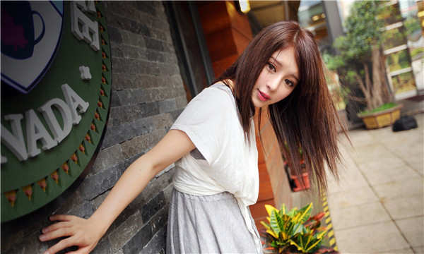 义安想找一个女性生孩子给报酬-｛找个女人生孩子多少钱｝